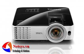 Máy chiếu BenQ MX631ST chiếu gần